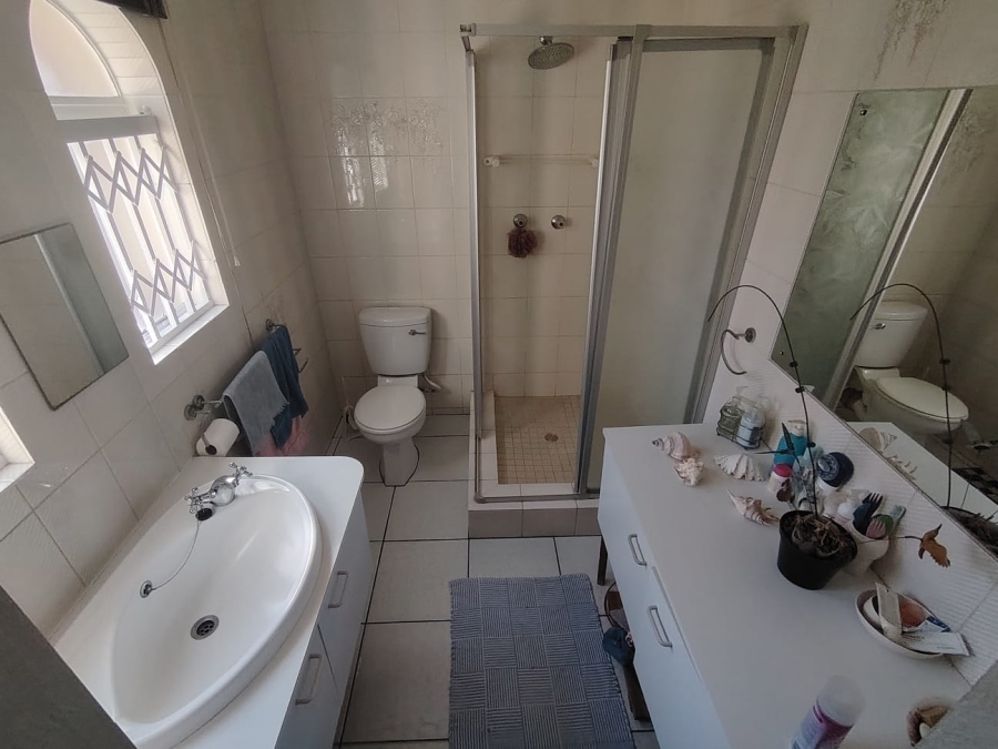 4 Bedroom Property for Sale in Wavecrest Eastern Cape